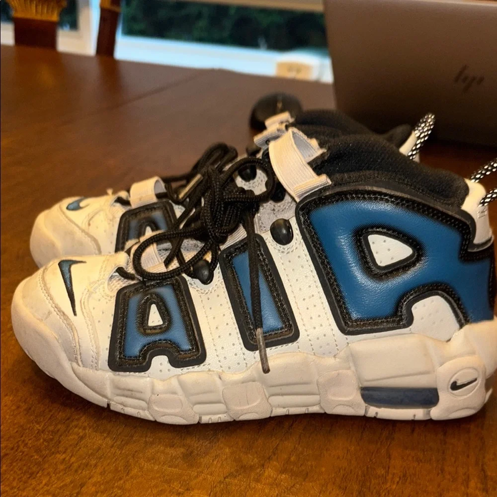 Worn once Nike Kids AIR Sneakers in Cream and Black with Blue Accents size 4.5